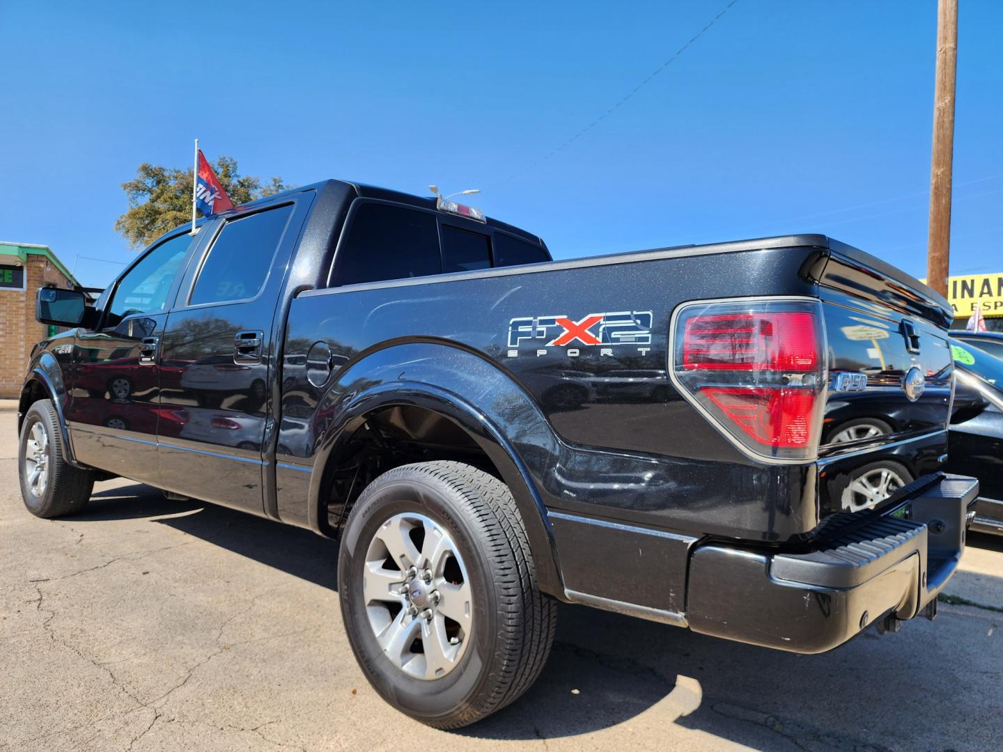 2011 BLACK Ford F-150 FX2 SuperCrew 5.5-ft. Bed 2WD (1FTFW1CF9BK) with an 5.0L V8 engine, 4-Speed Automatic transmission, located at 2660 S.Garland Avenue, Garland, TX, 75041, (469) 298-3118, 32.885551, -96.655602 - Photo#5